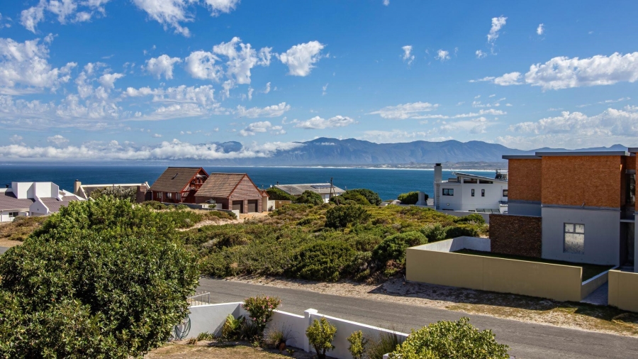 4 Bedroom Property for Sale in De Kelders Western Cape